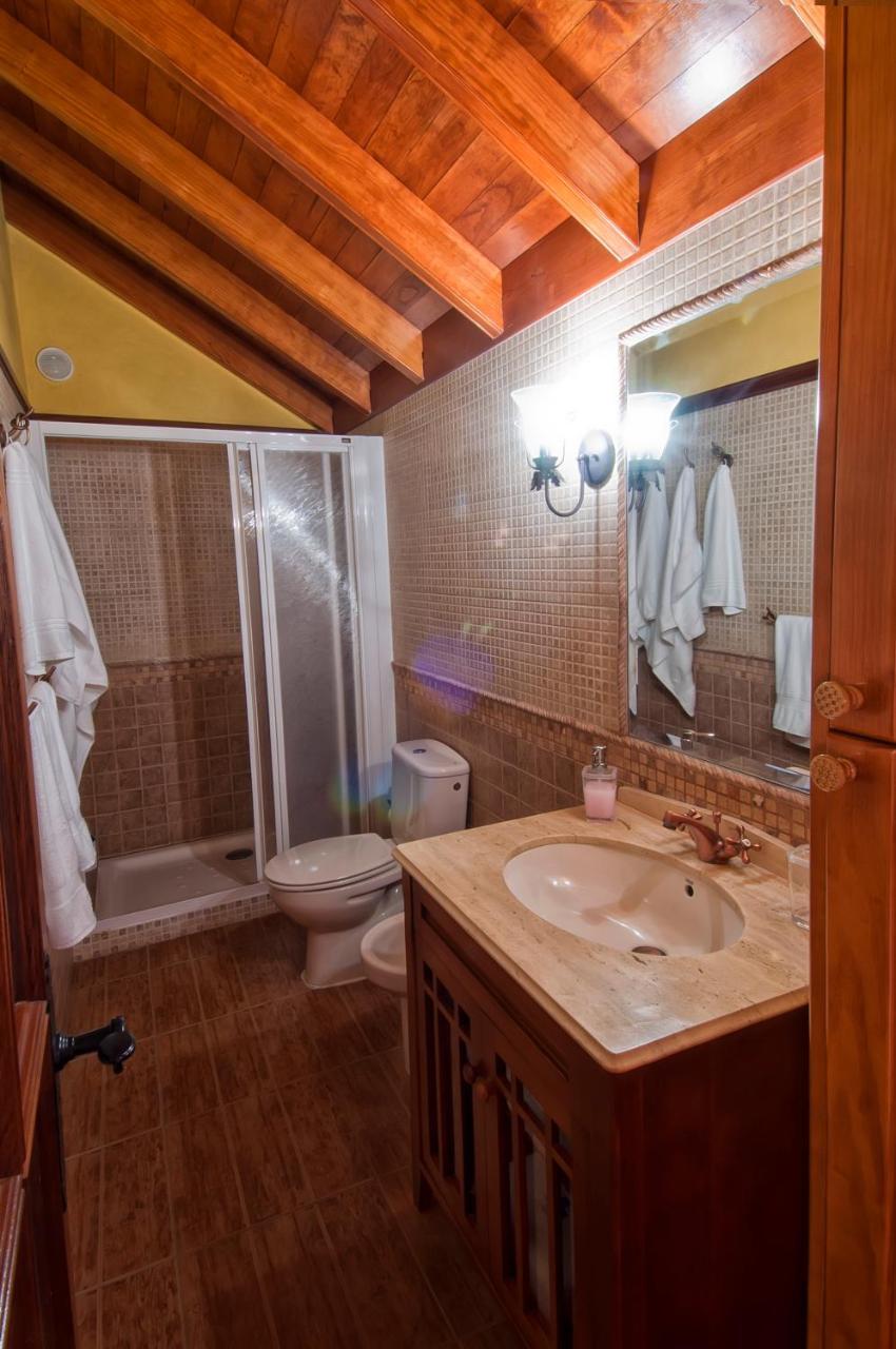 Las Casas De Lola Y Rafael Moya  Bilik gambar