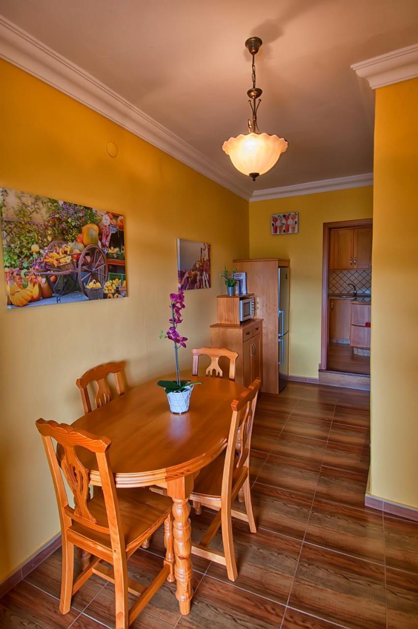 Las Casas De Lola Y Rafael Moya  Bilik gambar